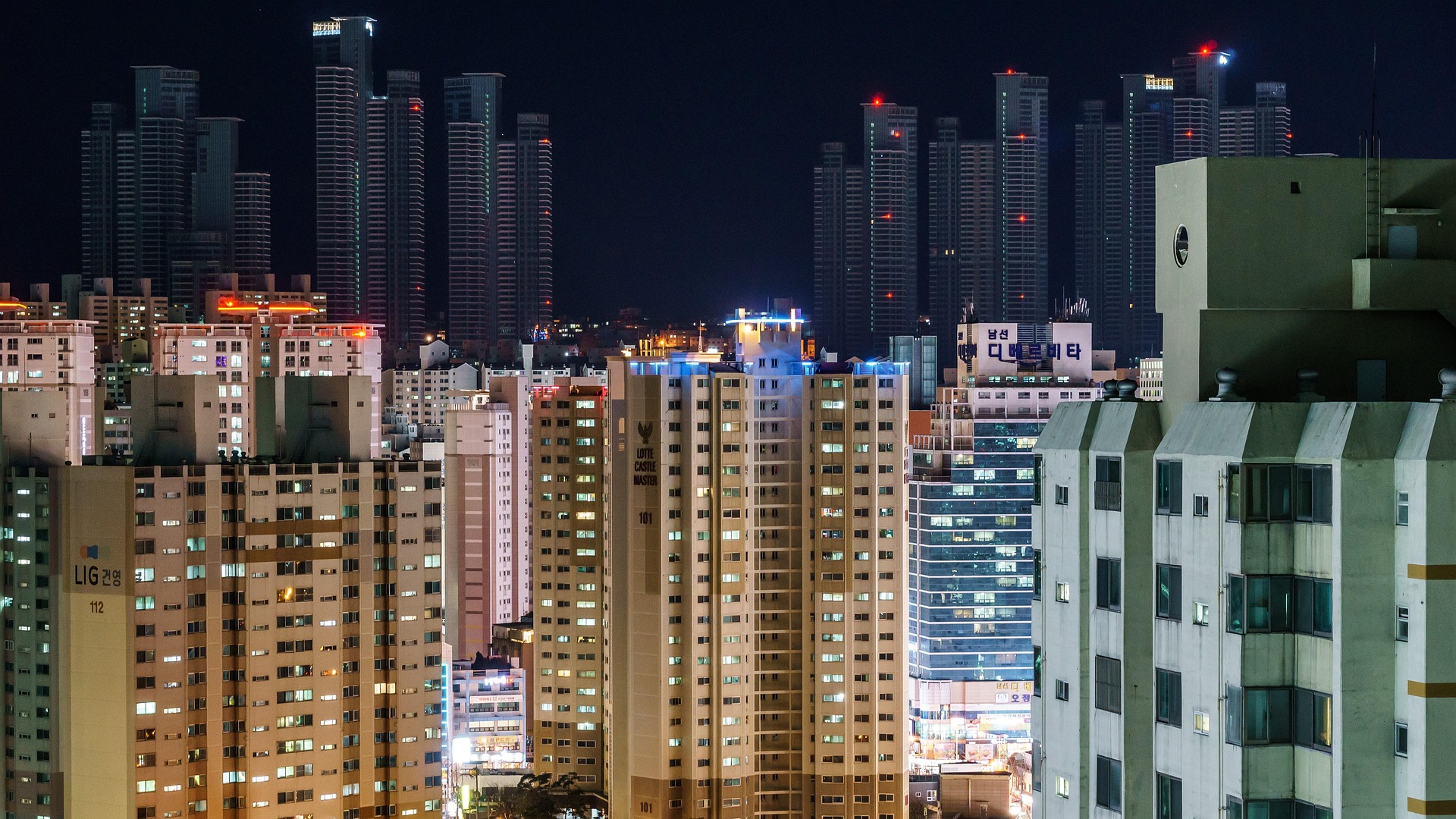 apartment-block-933538_1920 apartment-block-933538_1920